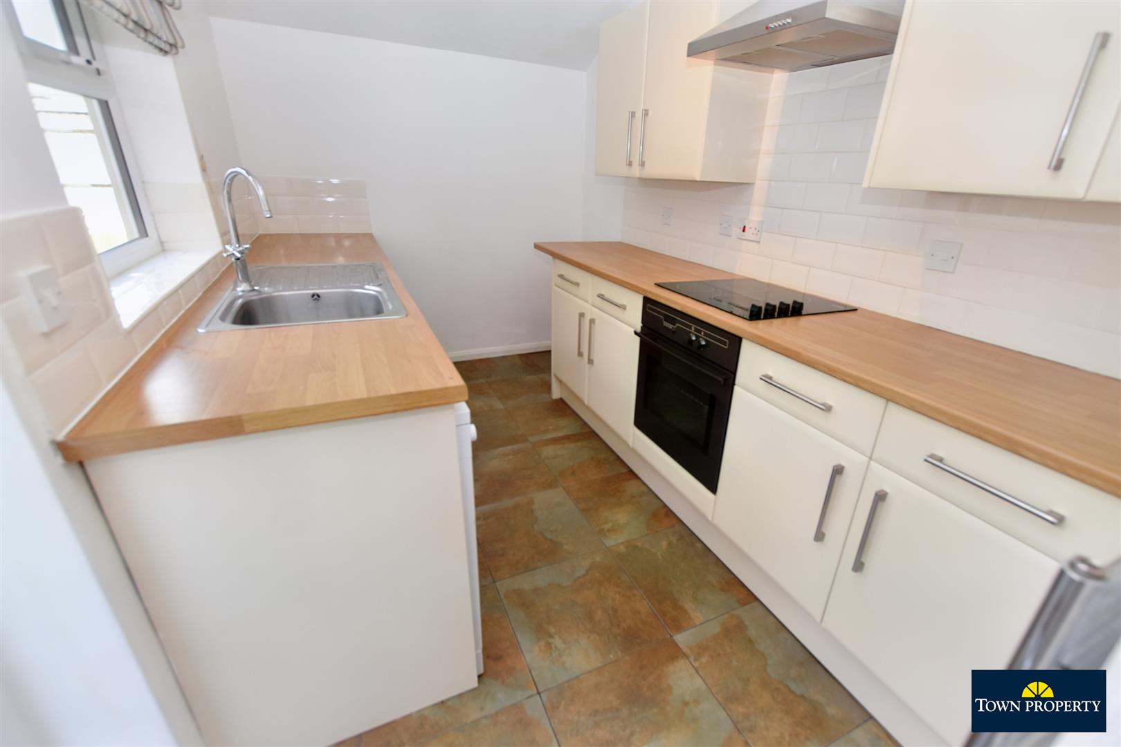 Property Details for Beach Road Eastbourne BN22 7HA Town Property Estate Agents. Eastbourne